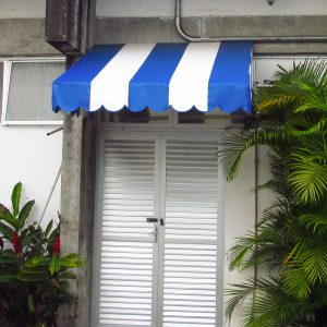 Cobertura para portas retas